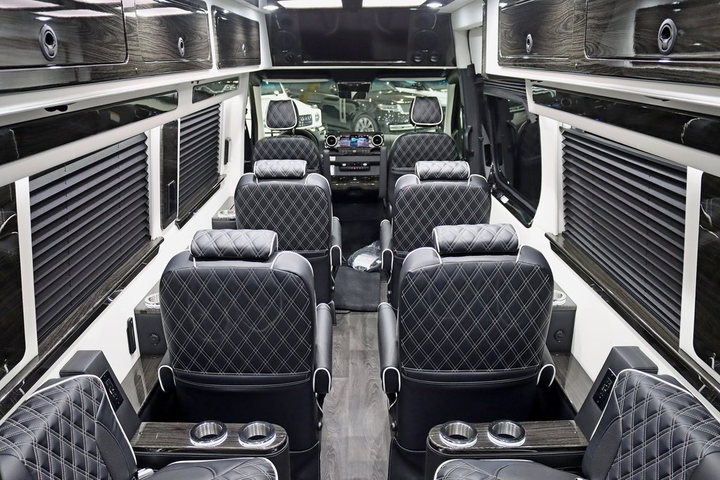Used 2024 Mercedes-Benz Sprinter 3500 image 34