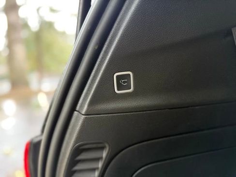 Used 2019 Chrysler Pacifica Limited w/ Advanced Safetytec Group image 35