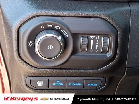 Used 2021 Jeep Wrangler Unlimited Sahara w/ Cold Weather Group image 28