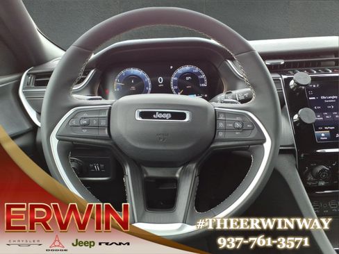 Certified 2024 Jeep Grand Cherokee Altitude AWD/4WD image 17