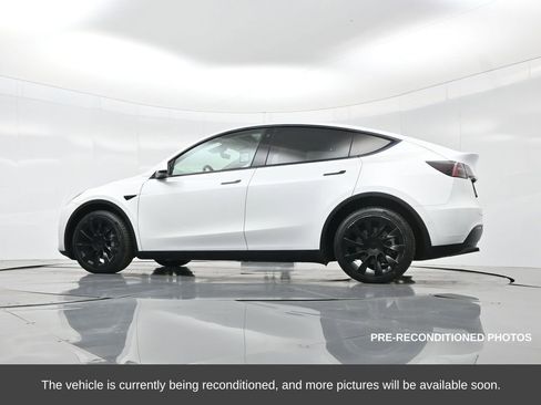 Used 2022 Tesla Model Y Long Range image 51