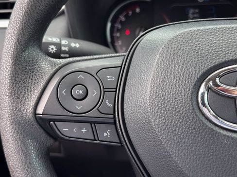 Used 2025 Toyota RAV4 XLE AWD/4WD image 31