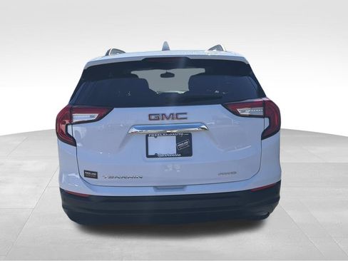 Used 2023 GMC Terrain SLE w/ Driver Convenience Package image 4