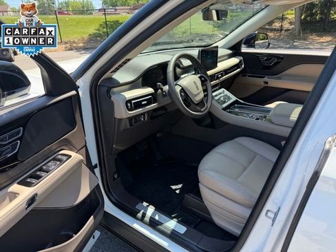 Used 2022 Lincoln Aviator AWD w/ Premium Package image 12