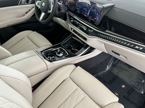 Used 2026 BMW X7 xDrive40i w/ M Sport Package image 16