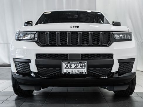 New 2025 Jeep Grand Cherokee L Altitude image 2