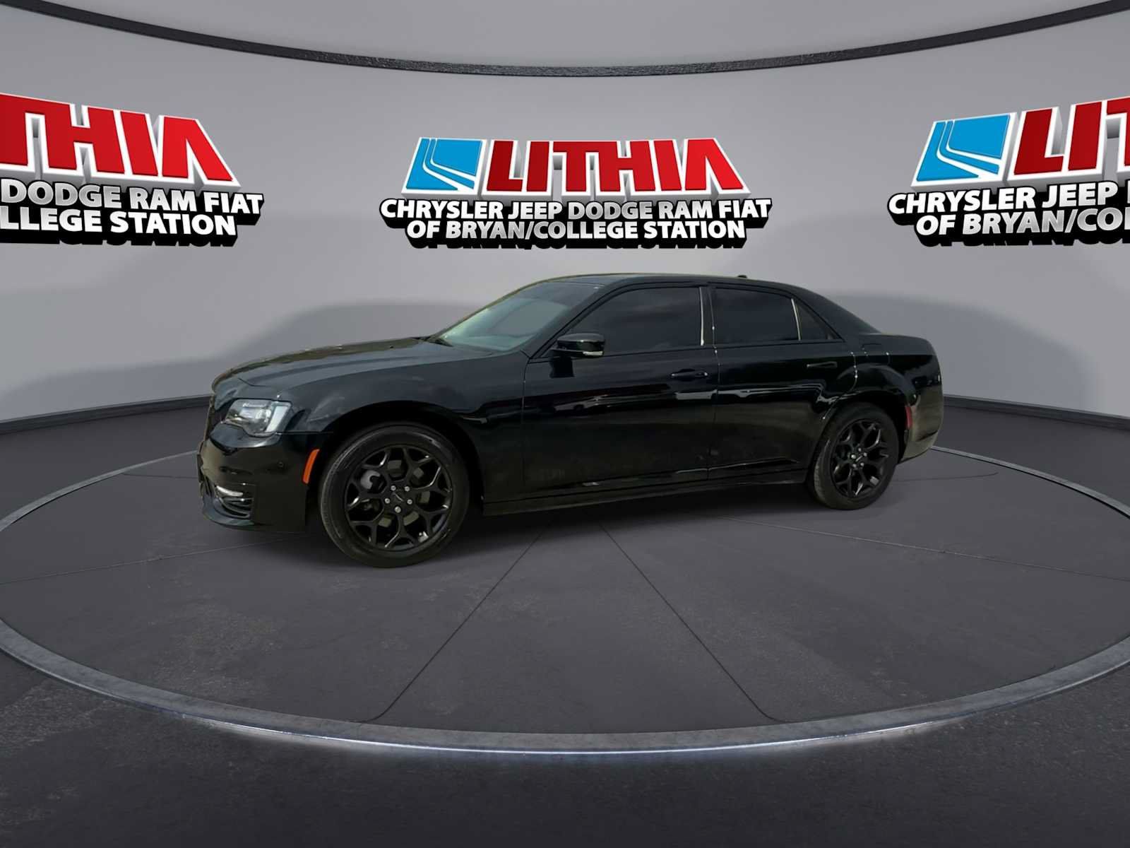 Used 2023 Chrysler 300 Touring L AWD/4WD image 5