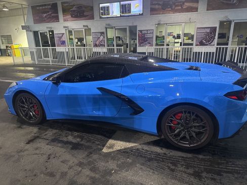 Used 2024 Chevrolet Corvette Stingray Premium Conv w/ Z51 Performance Package image 7