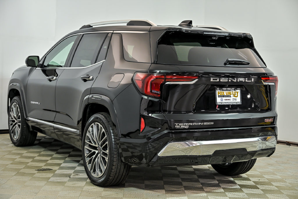 New 2027 GMC Terrain Denali w/ LPO, Floor Liner Package AWD/4WD image 4