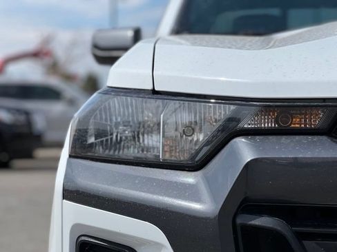 Used 2023 Chevrolet Colorado LT w/ LT Convenience Package II AWD/4WD image 12