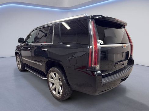 Used 2019 Cadillac Escalade Luxury image 4