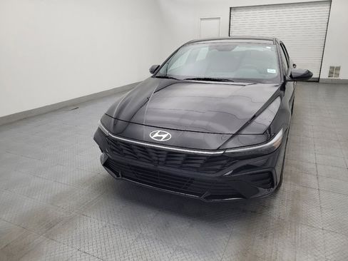 Used 2025 Hyundai Elantra Sport FWD image 15