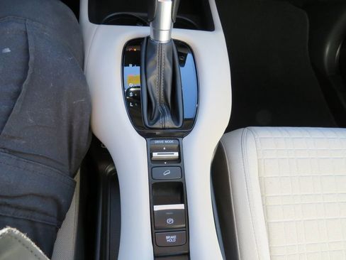 Used 2023 Honda HR-V LX image 17