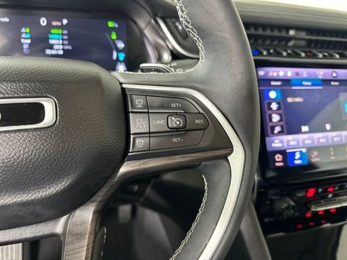 Used 2022 Jeep Grand Cherokee Limited 4xe w/ Luxury Tech Group II image 16