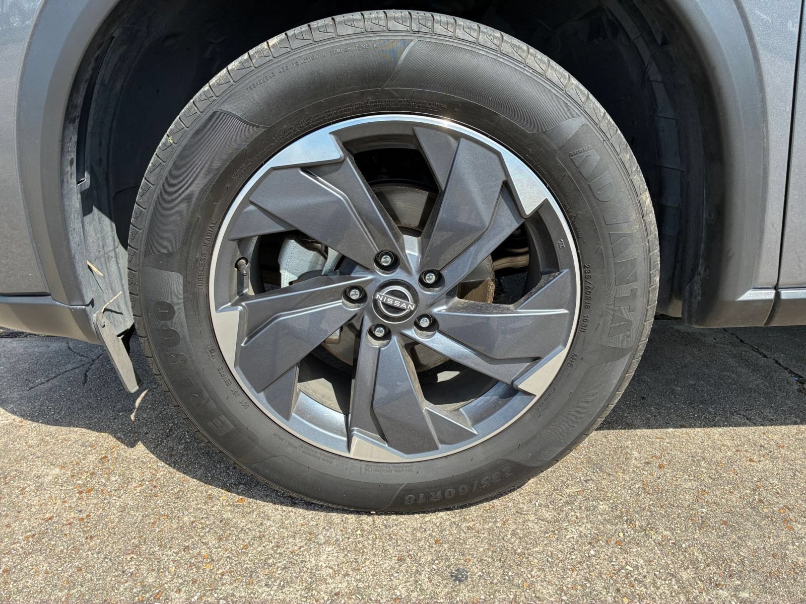 Used 2025 Nissan Rogue SV FWD image 31