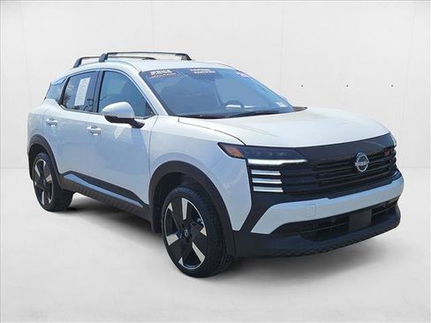 Used 2025 Nissan Kicks SR w/ Illumination Package image 20