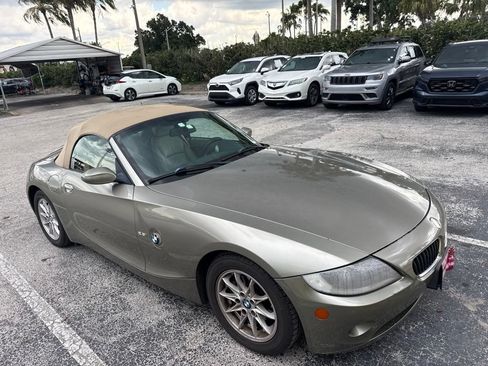 Used 2005 BMW Z4 2.5i RWD image 3
