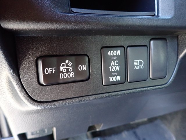 Used 2019 Toyota Tacoma TRD Off-Road AWD/4WD image 13