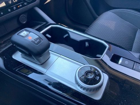 Used 2025 Mitsubishi Outlander ES image 23