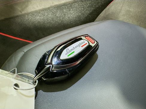 Used 2024 Lamborghini Revuelto AWD/4WD image 53