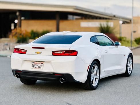 Used 2016 Chevrolet Camaro LT RWD image 5