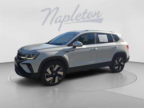 Used 2023 Volkswagen Taos SEL AWD/4WD image 1