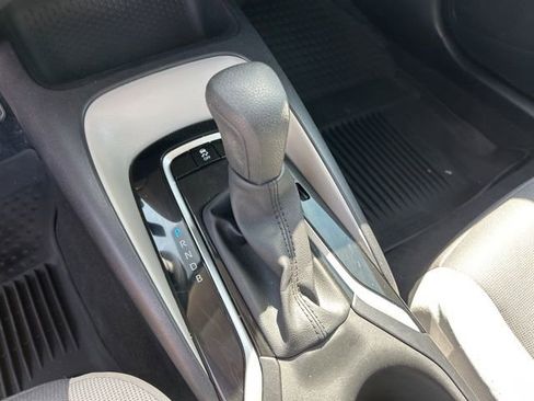 Used 2025 Toyota Corolla LE FWD image 24