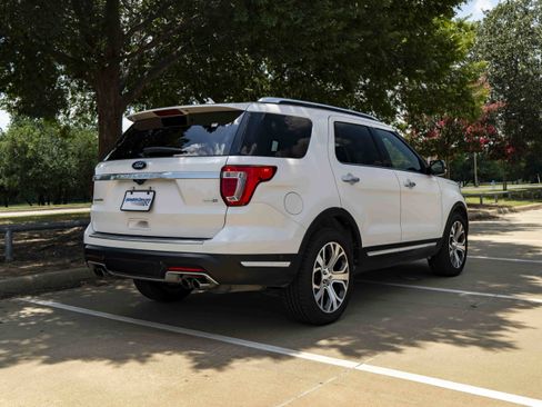 Used 2018 Ford Explorer Platinum AWD/4WD image 9