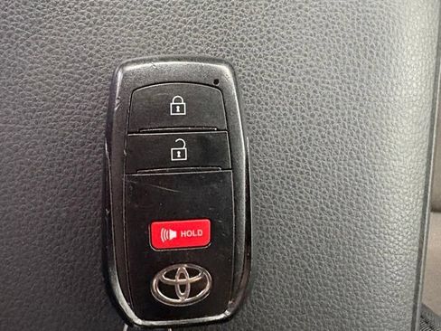 Used 2024 Toyota Tacoma SR5 AWD/4WD image 21