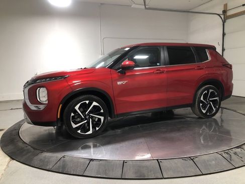 Used 2024 Mitsubishi Outlander SE image 4