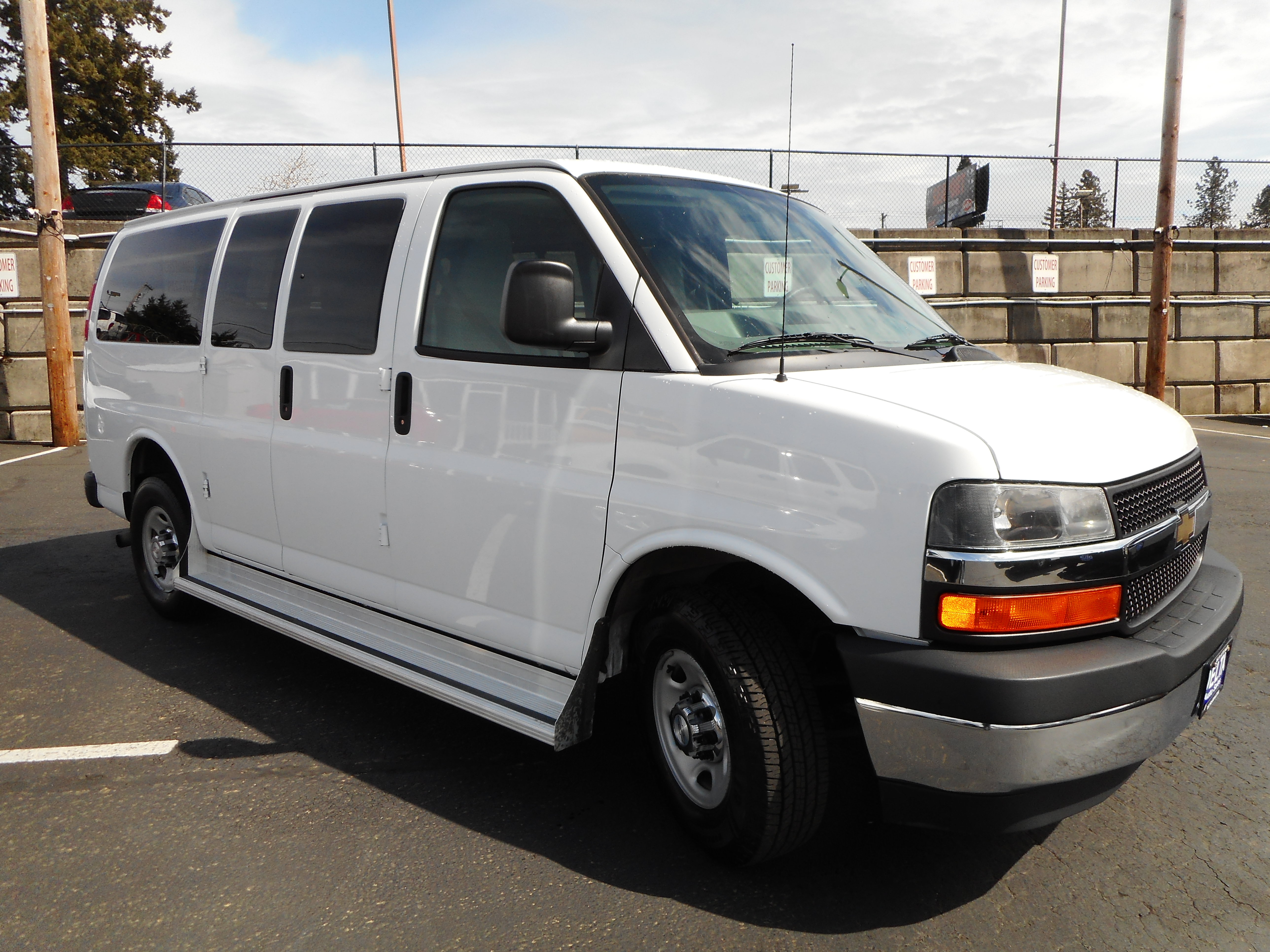Used 2017 Chevrolet Express 3500 LT w/ LT Preferred Equipment Group RWD image 1