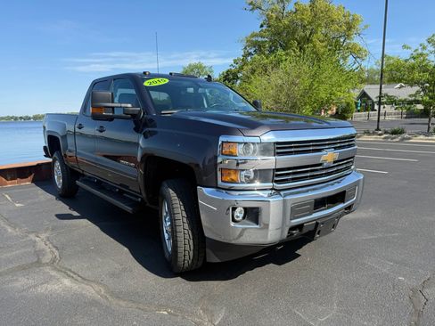 Used 2015 Chevrolet Silverado 2500 LT w/ LT Convenience Package AWD/4WD image 3