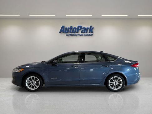 Used 2019 Ford Fusion SE image 4