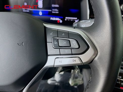 Used 2025 Volkswagen Jetta Sport FWD image 17