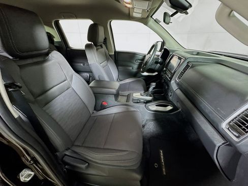 Used 2024 Nissan Frontier SV image 27