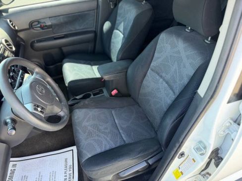 Used 2012 Scion xB FWD image 12