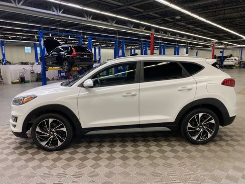 Used 2019 Hyundai Tucson Sport FWD image 3