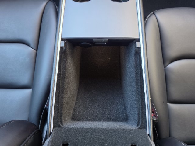 Used 2024 Tesla Model Y Long Range AWD/4WD image 32