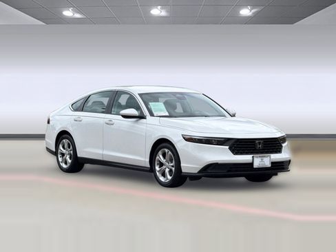 Certified 2023 Honda Accord LX image 6