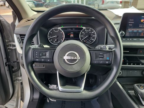 Used 2023 Nissan Rogue SV image 21