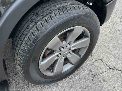 Used 2014 Ford F150 FX4 w/ Equipment Group 402A Luxury image 9