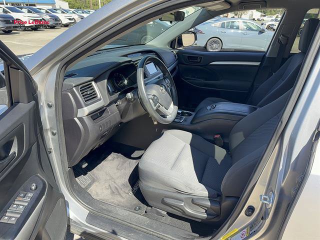 Used 2016 Toyota Highlander LE FWD image 20