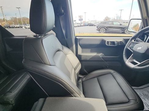 New 2025 Ford Bronco Badlands image 13