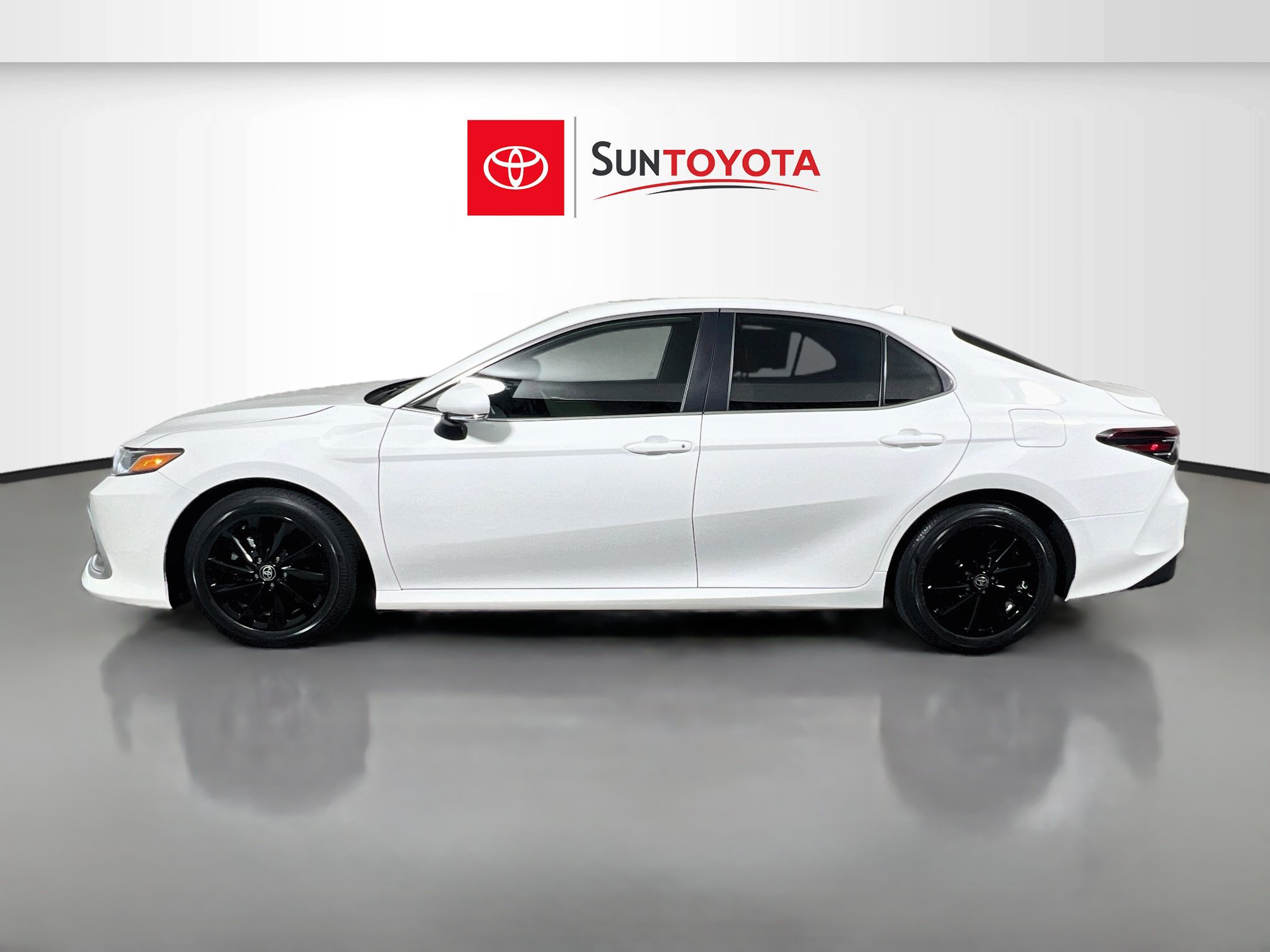 Used 2024 Toyota Camry LE w/ Convenience Package FWD image 7