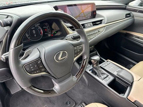 Used 2019 Lexus ES 350 w/ Premium Package FWD image 21