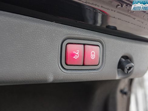 Used 2019 Mercedes-Benz E 300 4MATIC image 29