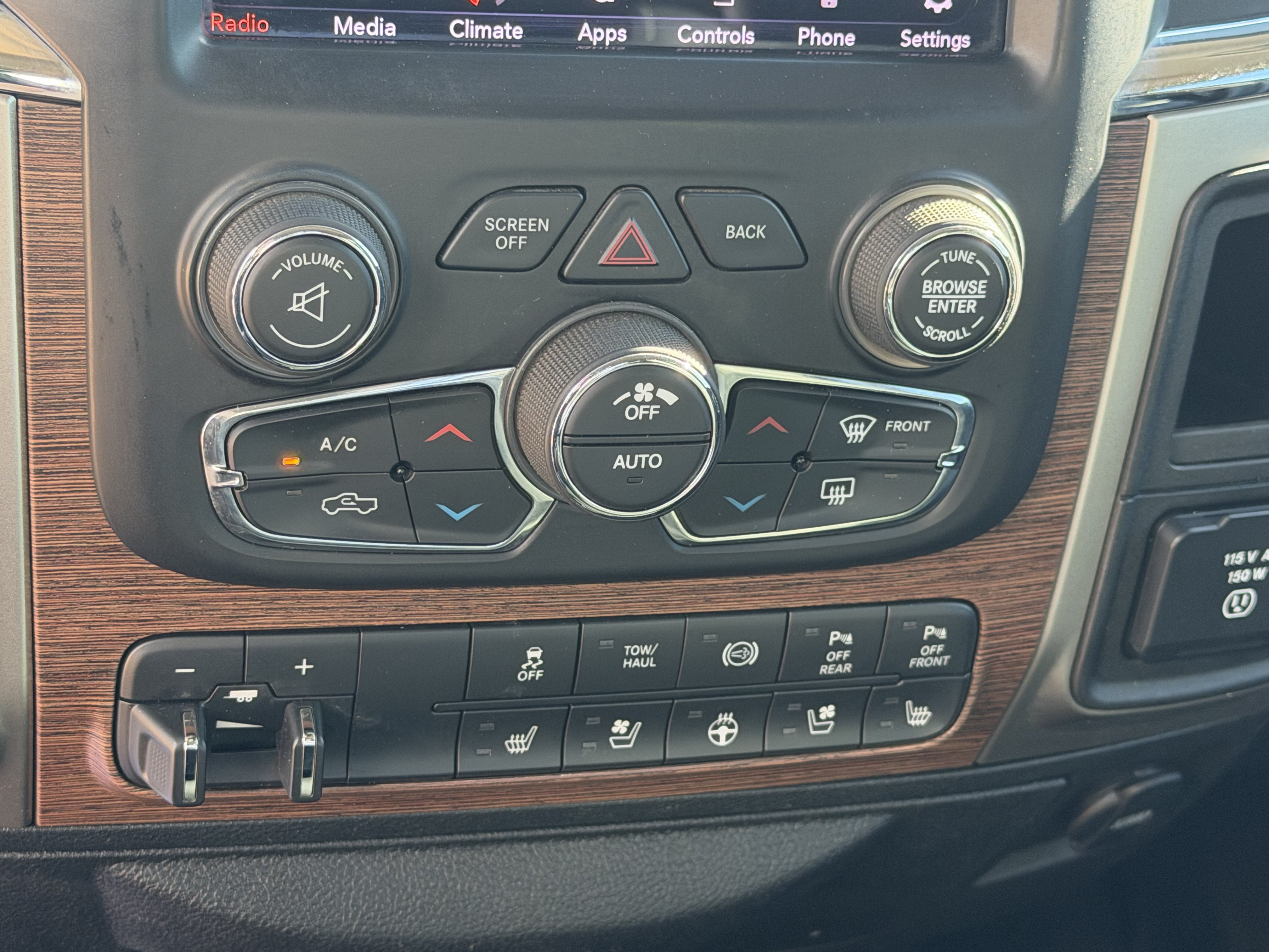 Used 2018 RAM 2500 Laramie AWD/4WD image 27