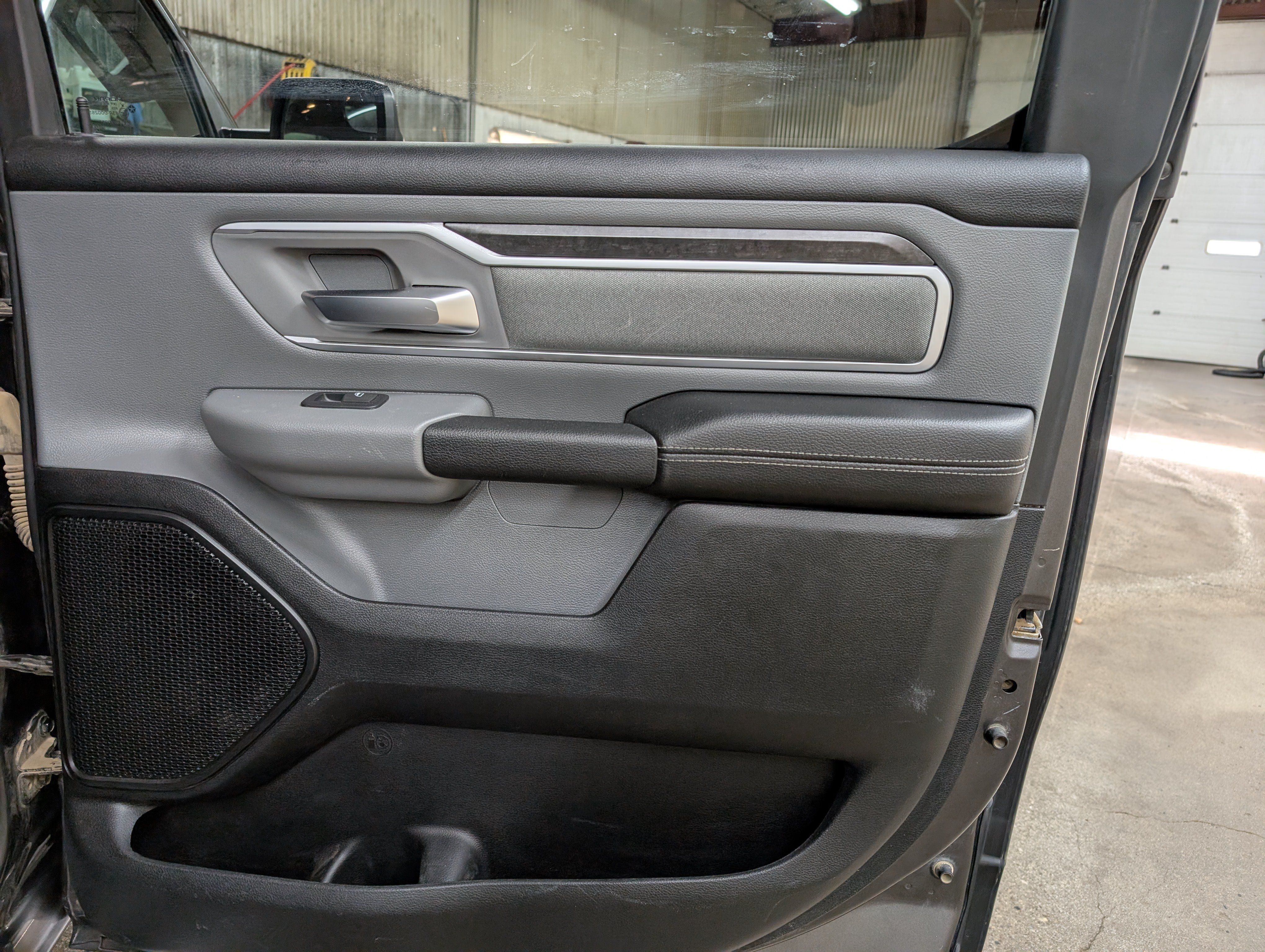 Used 2020 RAM 1500 Big Horn AWD/4WD image 4