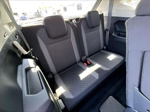 Used 2021 Volkswagen Tiguan S FWD image 26