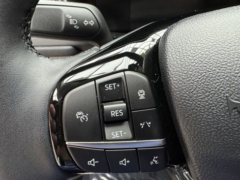 Certified 2025 Ford Escape SE FWD image 15